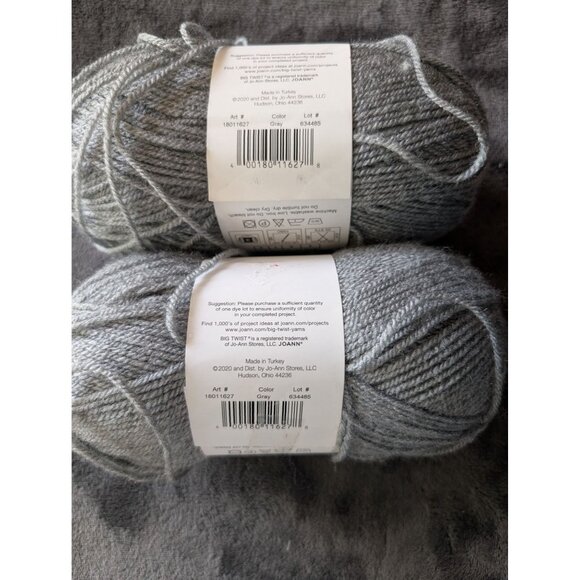 Big Twist Renewal Recycled Acrylic Yarn Lot of 2 Skeins - Gray - Picture 2 of 3